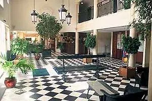 Du Moulin Hotel